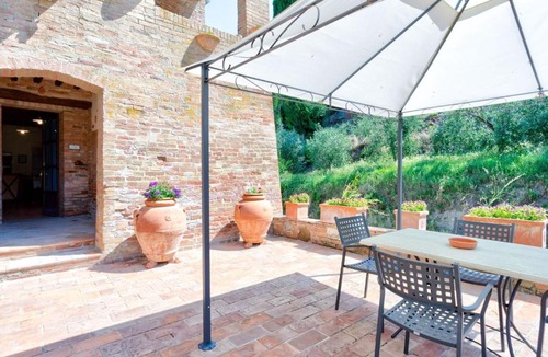 Vergelle House | Secluded Farmhouse in Montalcino with Swimming Pool