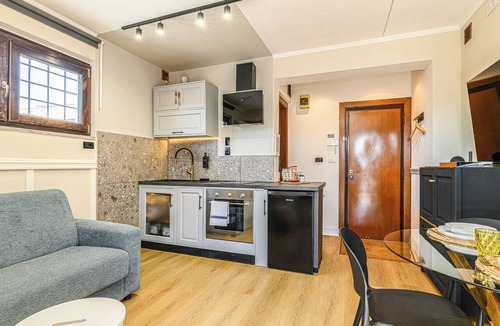 Zona XVI Torrenova Apartment | Secret Rooftop Suite – Tor Vergata Metro