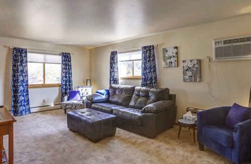 Rapid City Apartment | Secure upstairs Apt great for small family, convenient to dwtn and Parks!