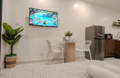 District 9 Apartment | Shi House- Studios BE5 Swimming Pool & Balcony