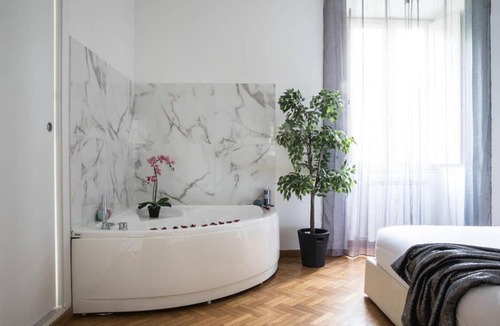 Trastevere Apartment | Silver Luxury Jacuzzi Suite Trastevere