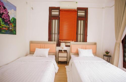 Yen Phu Apartment | Simi Homes Lake Side Hanoi - Classic Wood & Lakeview