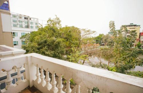 Yen Phu Apartment | Simi Homes Lake Side Hanoi - Classic Wood & Lakeview