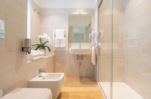 Pozzuoli Bed & Breakfast | Six Luxury Room
