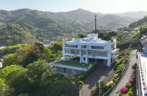 Yugawara House | Sky Villa 湯河原 オーシャンビュー個室 無料駐車場 無料送迎24時間シャワー