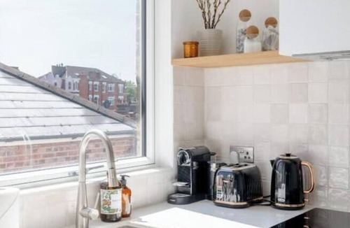 Munster Apartment | Sleek Scandi Inspired 2BDR Flat inFulham