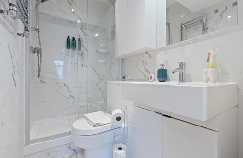 Haggerston Apartment | Sleeps 6 1 Bed With Loft 5mins to stations