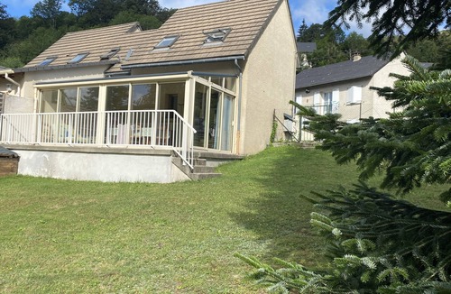 Saint-Jacques-des-Blats House | SMALL HOUSE WITH PRIVATE PARKING NEAR SUPER LIORAN