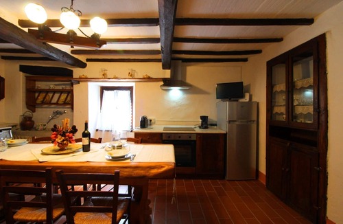 Pieve di Chio Apartment | Small house in an old hamlet with two double rooms, panoramic swimming pool in shared use. Quiet and