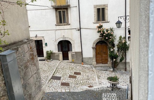 Pescocostanzo Apartment | Small paradise in the center of town.