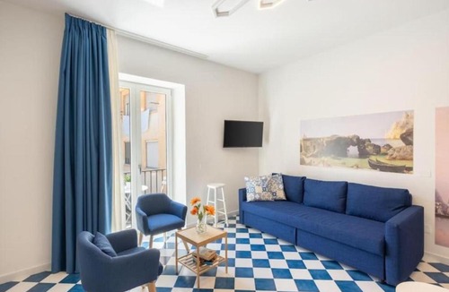 Sorrento Historic Centre Apartment | SorrentoVibes - Luxury New Sorrento Home with Terrace - Sleeps 12