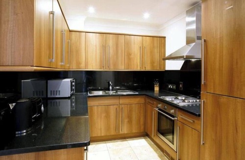 South Kensington Apartment | South Kensington Luxurious & spacious Three Bedroom Apartment
