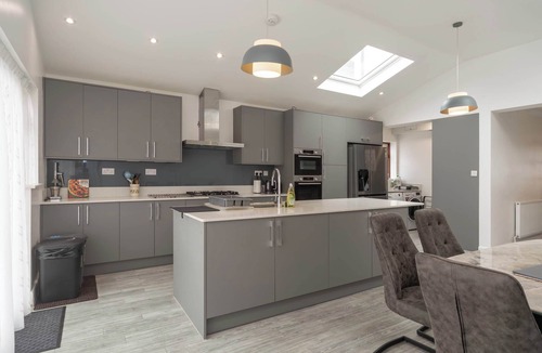 Kingsbury House | Spacious 2 Bedroom House in Kingsbury NW London