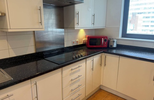 Wembley Park Apartment | Spacious 3 Bedroom flat near Wembley Stadium. 15 mins to Central London. Zone 4