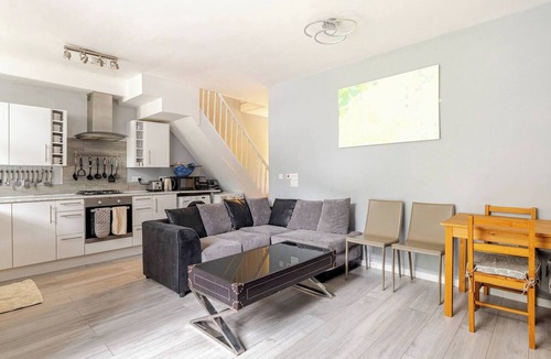 South Norwood House | Spacious 4 Bedroom House in London