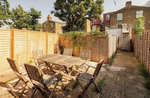 Wood Green House | Spacious 4BR Home with Private Garden