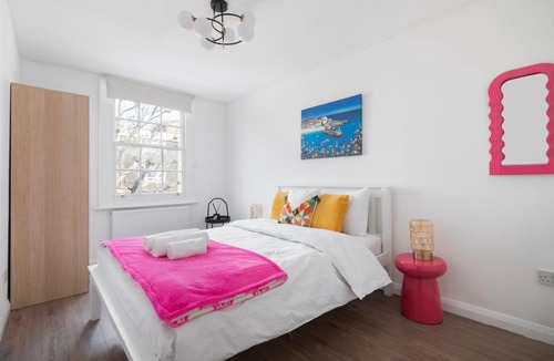 Camden Town Apartment | Spacious 5 Bedroom Apartment in Camden Town