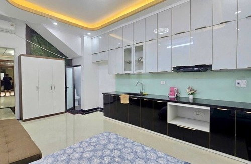 Quang An House | Spacious 7-bedroom house in marvelous Hà Nội with AC