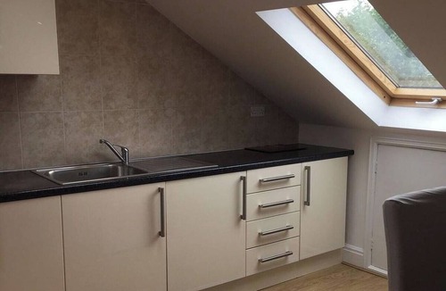 Kilburn Apartment | Spacious Apartment Sleeps 7 near central London