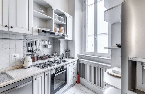 Rione VII Regola Apartment | Spacious Apt in the Center of Rome