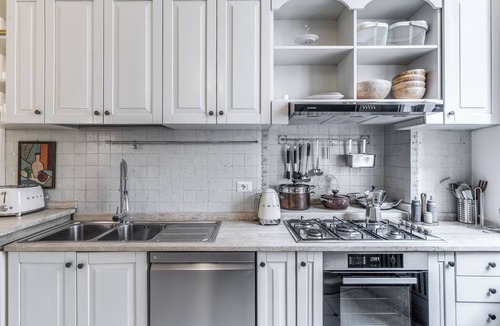 Rione VII Regola Apartment | Spacious Apt in the Center of Rome
