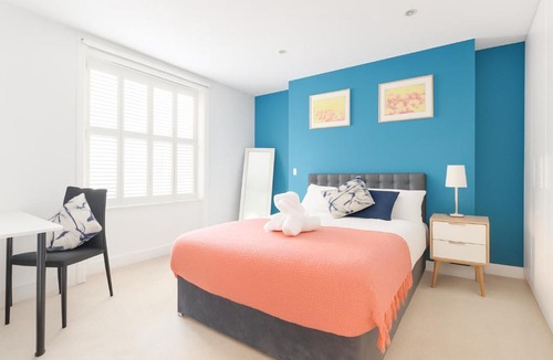Somers Town Apartment | Spacious Garden Escape | Walk to Kings Cross