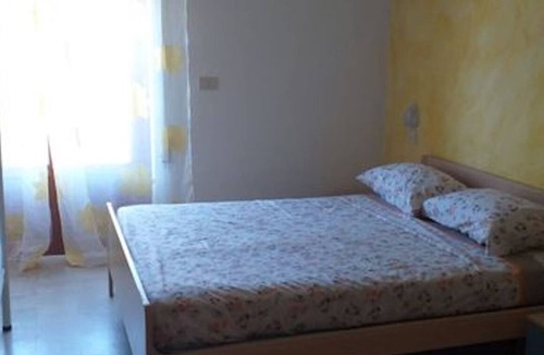 Pineto Bed & Breakfast | Spacious quadruple room a stone throw from the sea