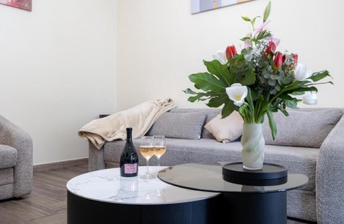 Quartiere XX Ardeatino Apartment | Spacious Three Bedroom Design Apartment near Circo Massimo Rome
