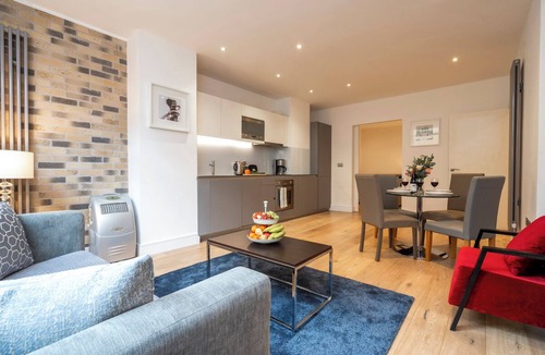 Somers Town Apartment | Spacious Two-Bedroom Apartment in Vibrant Camden Town