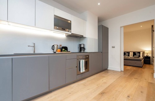 Somers Town Apartment | Spacious Two-Bedroom Apartment in Vibrant Camden Town