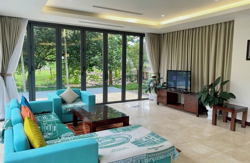 Ngu Hanh Son Villa | Spacious Villa With Private Pool - E17