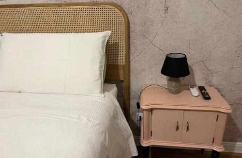 Prenestino-Centocelle Apartment | SPAZIO apARTment di stile METROC 8 stops to COLOSSEO