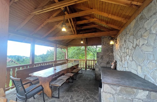 Bran Ski Chalet | Spectacular ski chalet in Bran, by Dracula's Castle, Carpathian Log Home 2!