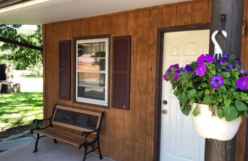Hill City Hotel | Spring Creek Inn