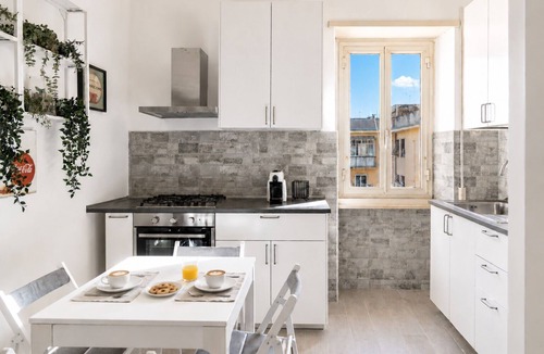 Ostiense Apartment | St. Paul Comfort Flat - Metro & University