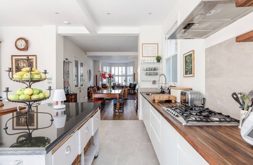 Twickenham Riverside House | Stay in Ted Lasso’s Richmond | Elegant Victorian Home Near the Green & Thames