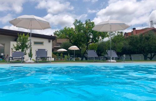 Fondi Bed & Breakfast | STRAPALU'
