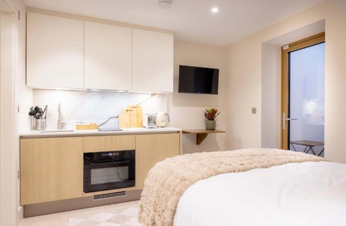 Little Venice Apartment | Studio 2 at The Orange Door Little Venice