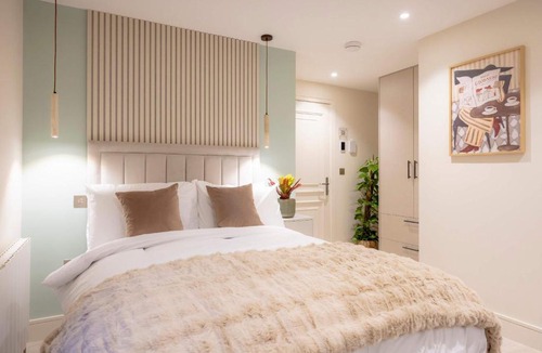 Little Venice Apartment | Studio 2 at The Orange Door Little Venice