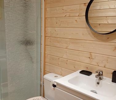 Egletons Ski Chalet | Studio chalet indépendant