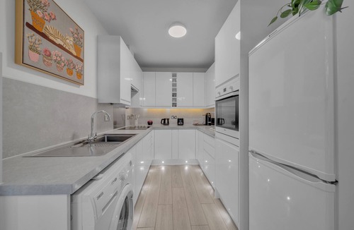 Chelsea Apartment | Stunning 2 bed townhouse in Chelsea on ground floor/private entrance