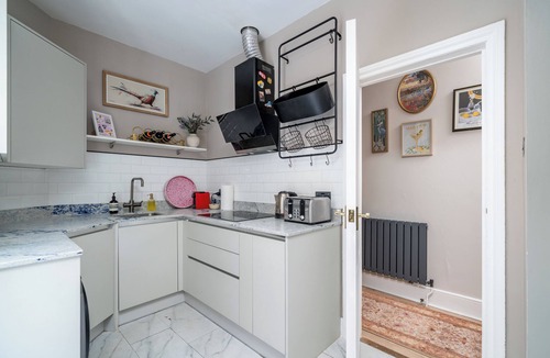 Fulham Broadway Apartment | Stunning 2 Bedroom Apart| Private Garden | Fulham