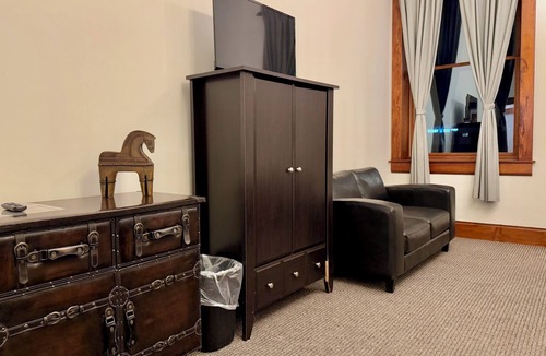 Yankton Apartment | Stunning 9 bedroom VRBO nestled in the heart of historic downtown!