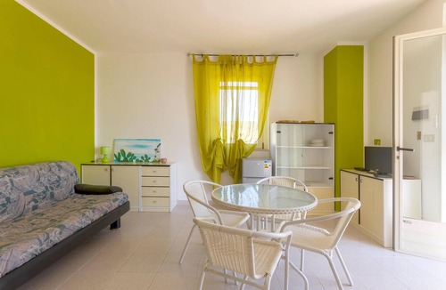 Mattinata House | Stunning home in Mattinata with kitchen