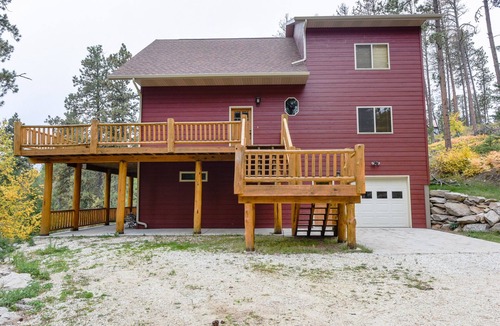 Lead Cabin | Stunning Home Near ATV/Snowmobile Trails and Plenty of Space!