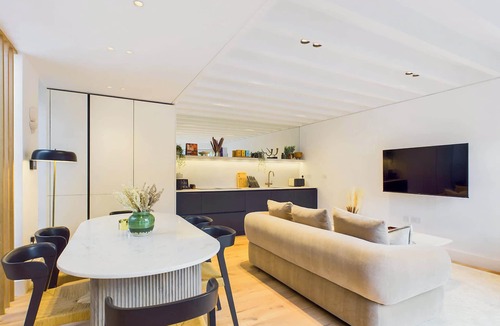 Camden Town House | Stunning Mews House overlooking Regent's Canal