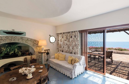 San Felice Circeo Villa | Stunning private villa for 12 guests with A/C, WIFI, TV, patio, pets allowed and panoramic view