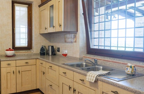 Lake Bracciano Villa | Stunning private villa for 14 people with A/C, private pool, WIFI, TV, patio and pets allowed