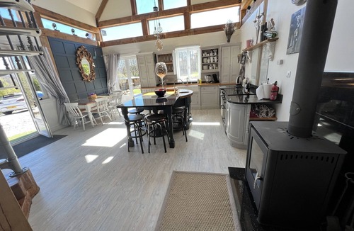 Bessines-sur-Gartempe House | Stunning private house with pool. Set in beautiful large gardens.