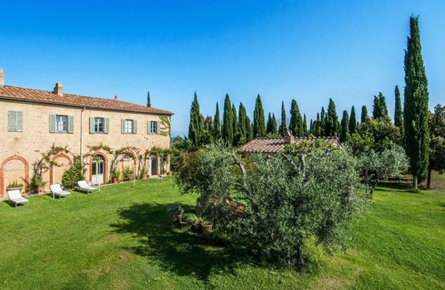 Montalcino Villa | Stunning private villa for 16 people with private pool, WIFI, A/C, TV, patio and panoramic view